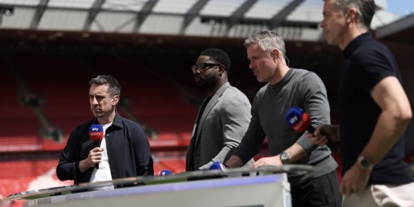 天空主持人：聚会中卡拉格和内维尔会热聊一夜，他们就像兄弟