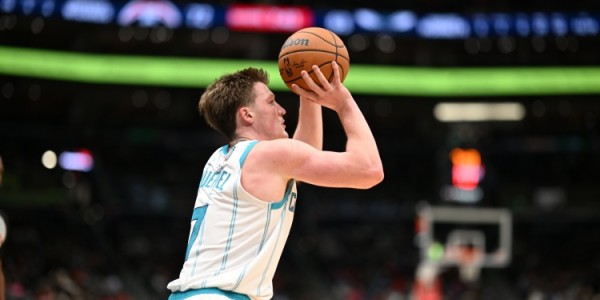 从接球就被限制！4号秀克尼佩尔12中8拿到18分5板4助