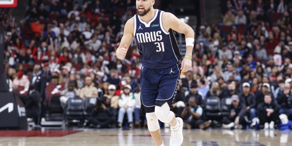 开云官网-佛光微现！克莱近5战场均17分&amp;amp;4.4记三分 三分命中率47.8%