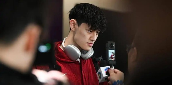 开云体育官网-恭喜曾凡博！3选2机会大增&amp;amp;amp;已痊愈，外媒：接近与篮网签双向合同