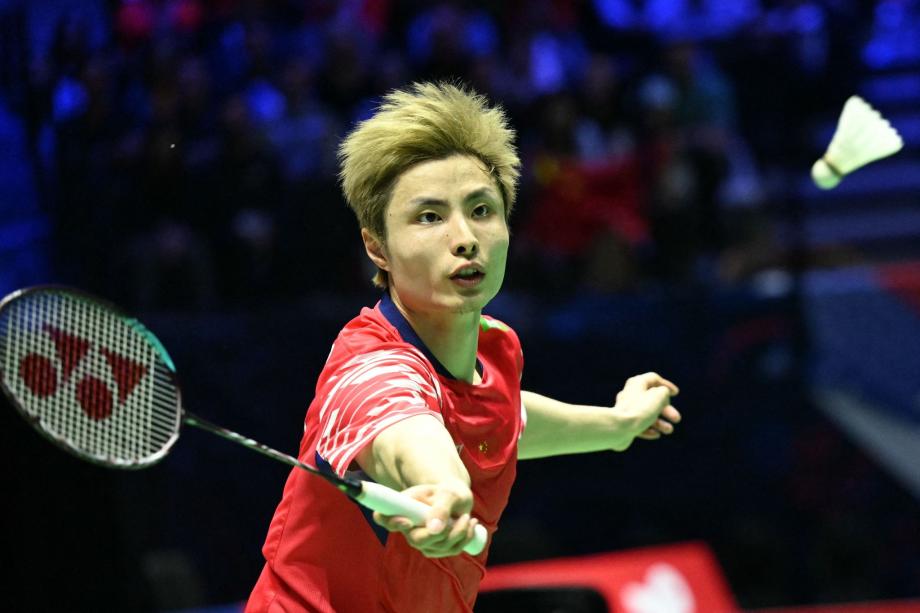 [图]石宇奇2-1逆转小波波夫 晋级世锦赛男单八强